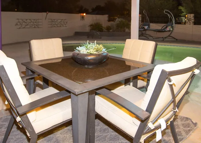 Stayshores Chic Retreat - Pool Hottubsweet Sleep Holiday home *